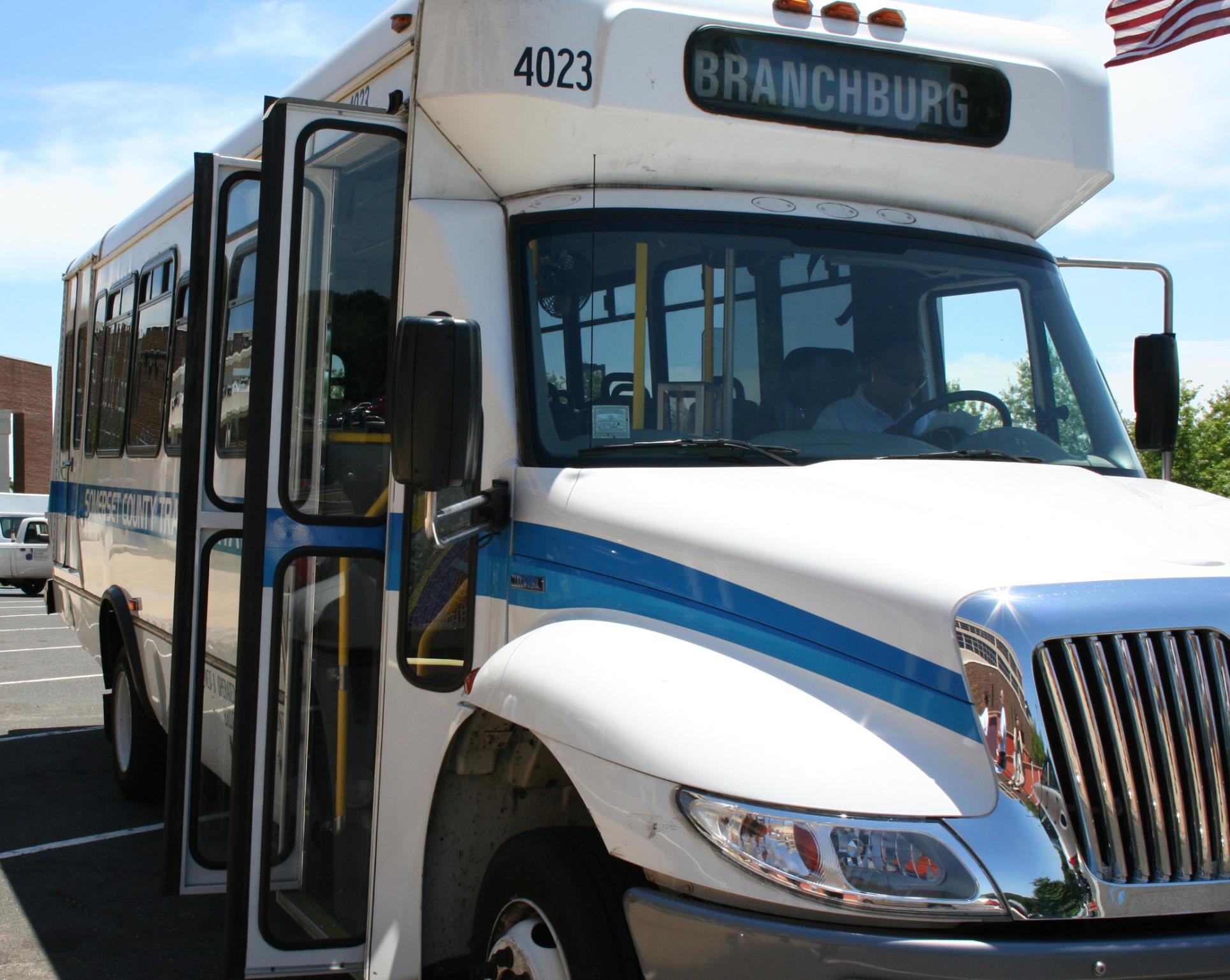 2010CAT2R Shuttle Bus